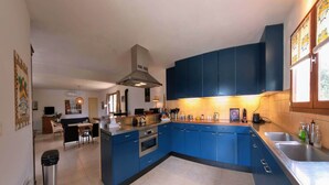 Macchina per tè/caffè, frigorifero, microonde, forno