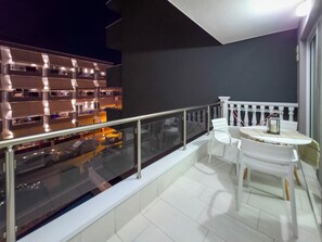 Outdoor dining - APOLLON Suites by SDR’s Room 23 (Paralia)