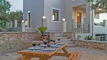 Villa, 3 soverom, røyk, privat basseng | Balkong