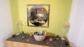 House, 2 Bedrooms, Smoking, 2 Bathrooms | Living room