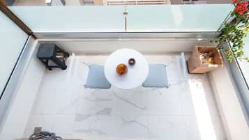 House, 2 Bedrooms, Smoking, 2 Bathrooms | Balcony