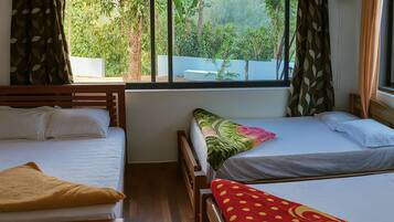 Comfort Studio, Garden View | Desk, laptop workspace, free WiFi