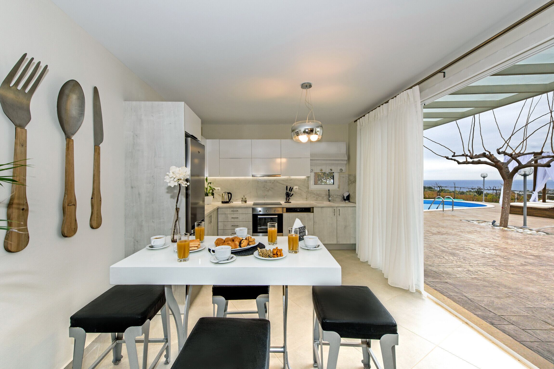 Repas dans la chambre