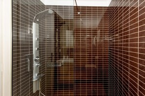 Shower, towels - Villa4dreams (Rethymno)