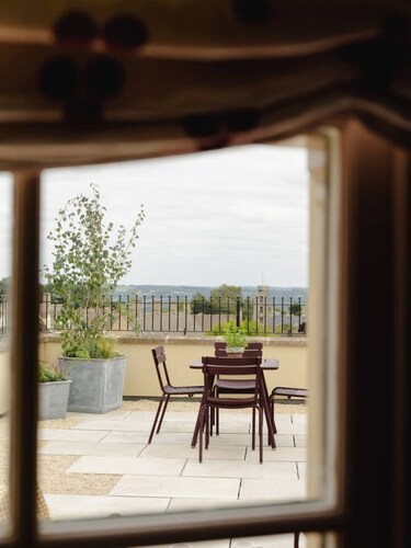 Luxury Landmark Stay in the Cotswolds with terrace