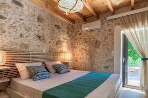 3 Schlafzimmer, kostenlose Babybetten, Bettwäsche