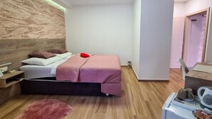 1 habitación, cuna de viaje y wifi gratis 