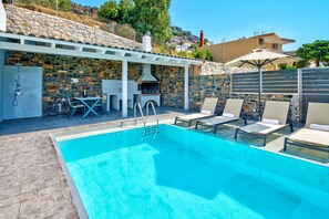 Pool - Petasos Villa 2 (Agios Vasileios)