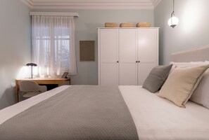 Iron/ironing board, Internet, bed sheets - Athens Heart Gem Lux Apartment (Athens)