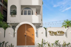 Exterior detail - 🌴King Villa – Luxurious Ocean View on Cua Dai Beach, Hoi An🌊 (Thành phố Hội An)