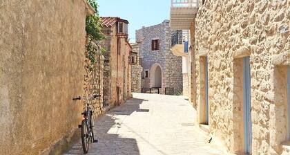 Areopolis Art Apartment