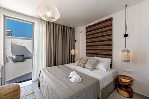 Villa, 3 Bedrooms, Smoking, Private Pool | 3 bedrooms, free cots/infant beds, bed sheets - Memoria Villa (Rethymno)