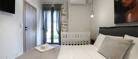 2 bedrooms, free cots/infant beds, bed sheets