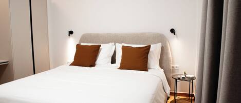 객실 내 금고, 노트북 작업 공간, 암막 커튼, 방음 설비