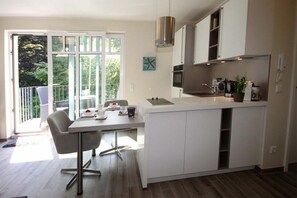 Kühlschrank, Ofen, Herdplatte, Geschirrspüler