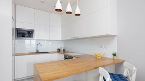Private kitchen - Spacious Apartment for 8 Persons | Air Conditioning | 2 Parking Spaces (Warszawa)