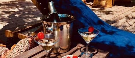 屋外ダイニングエリア