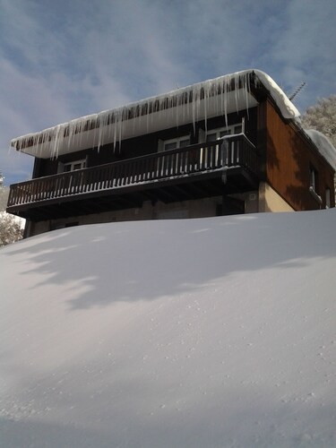 Large chalet at the foot of the slopes