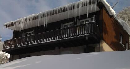 Large chalet at the foot of the slopes