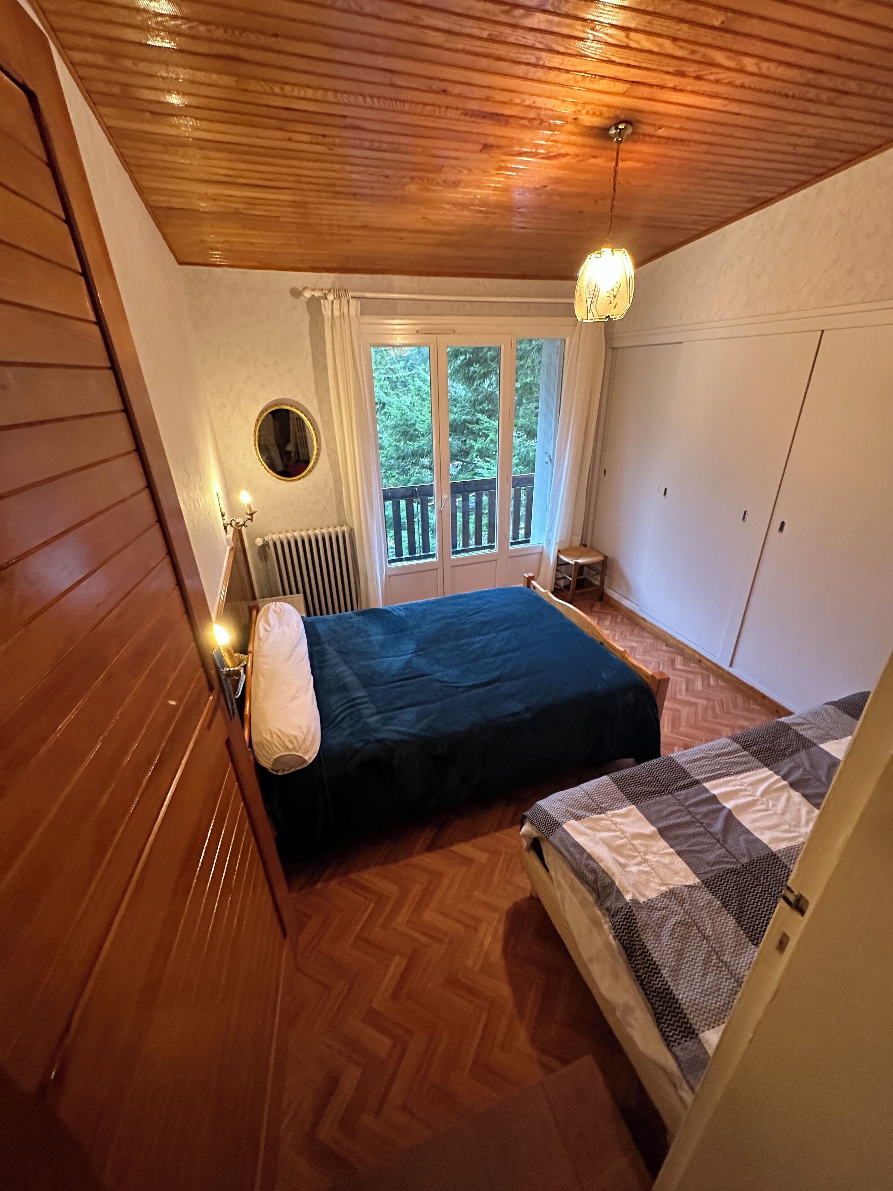 5 bedrooms, iron/ironing board