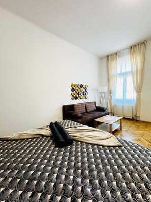 Basic Apartment | Iron/ironing board