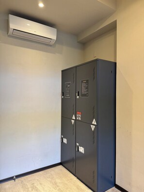 Dormitorio compartido Confort, vistas al canal | Wifi gratis