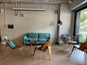 Lobby - Popinn International Youth Hostel (Tainan)
