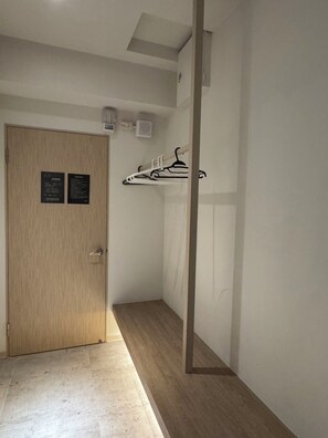 Superior Double Room | Free WiFi - Popinn International Youth Hostel (Tainan)