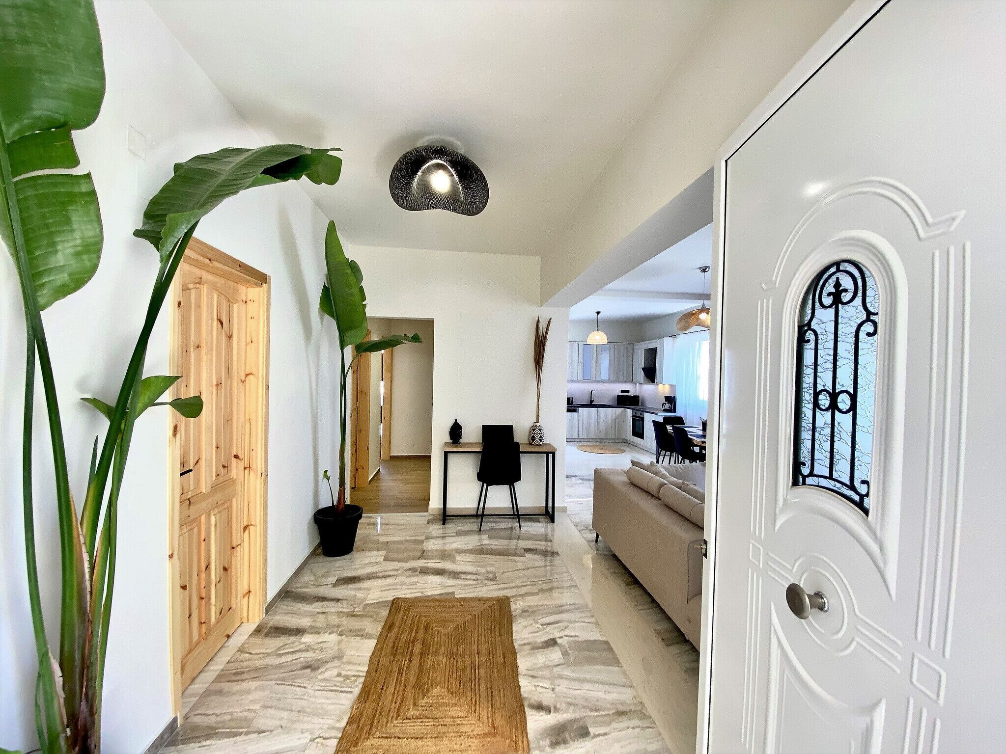 Apartment, 3 Bedrooms, 2 Bathrooms | Living room