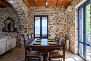 In-room dining - Petritis Villa (Agios Vasileios)