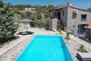 Outdoor pool - Rozare Villa (Agios Vasileios)