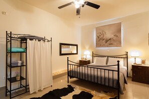 Villa, 3 Schlafzimmer, eigener Pool, Meerblick | 3 Schlafzimmer, kostenlose Babybetten, Bettwäsche