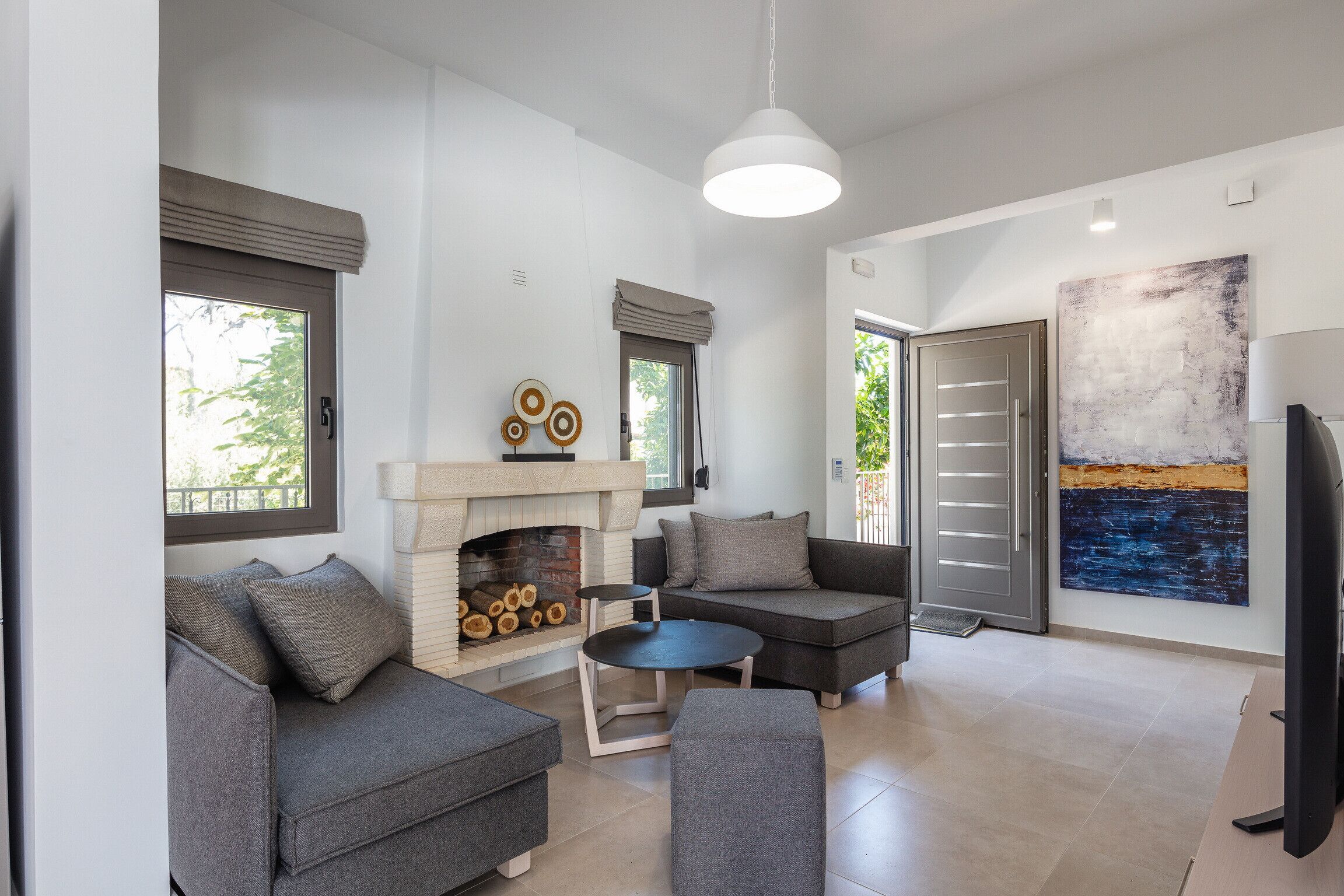 Villa, 4 habitaciones, piscina privada, vistas a la montaña | Sala de estar | Una chimenea