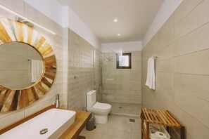 Shower, towels - Villa Panormo Crete (Mylopotamos)