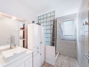 Bathroom - Laplace by Interhome (Soustons)