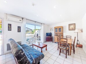 TV - Laplace by Interhome (Soustons)