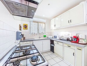 Fridge, microwave, oven, dishwasher - Laplace by Interhome (Soustons)