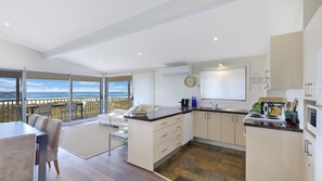 Interior - Upper Oceanside, TOP NOTCH (AVOCA BEACH)