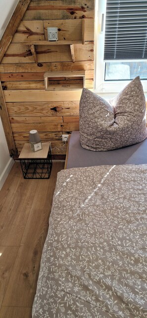 Cuna de viaje, wifi gratis, ropa de cama y accesible en silla de ruedas