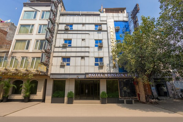 المنشأة من الخارج