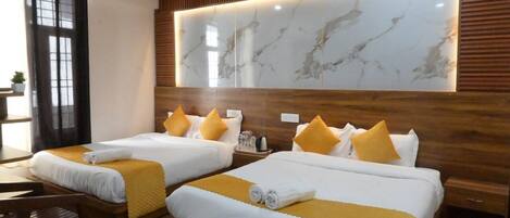 Habitación cuádruple | Camas extra, wifi gratis y ropa de cama