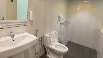 Standard Room | Bathroom | Free toiletries, towels, soap, shampoo