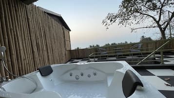 Rom – executive | Bad | Toalettartikler (inkludert), håndklær, såpe og sjampo