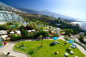 Property grounds - Peaceful oasis with pools and amazing views. (Santa Ursula)