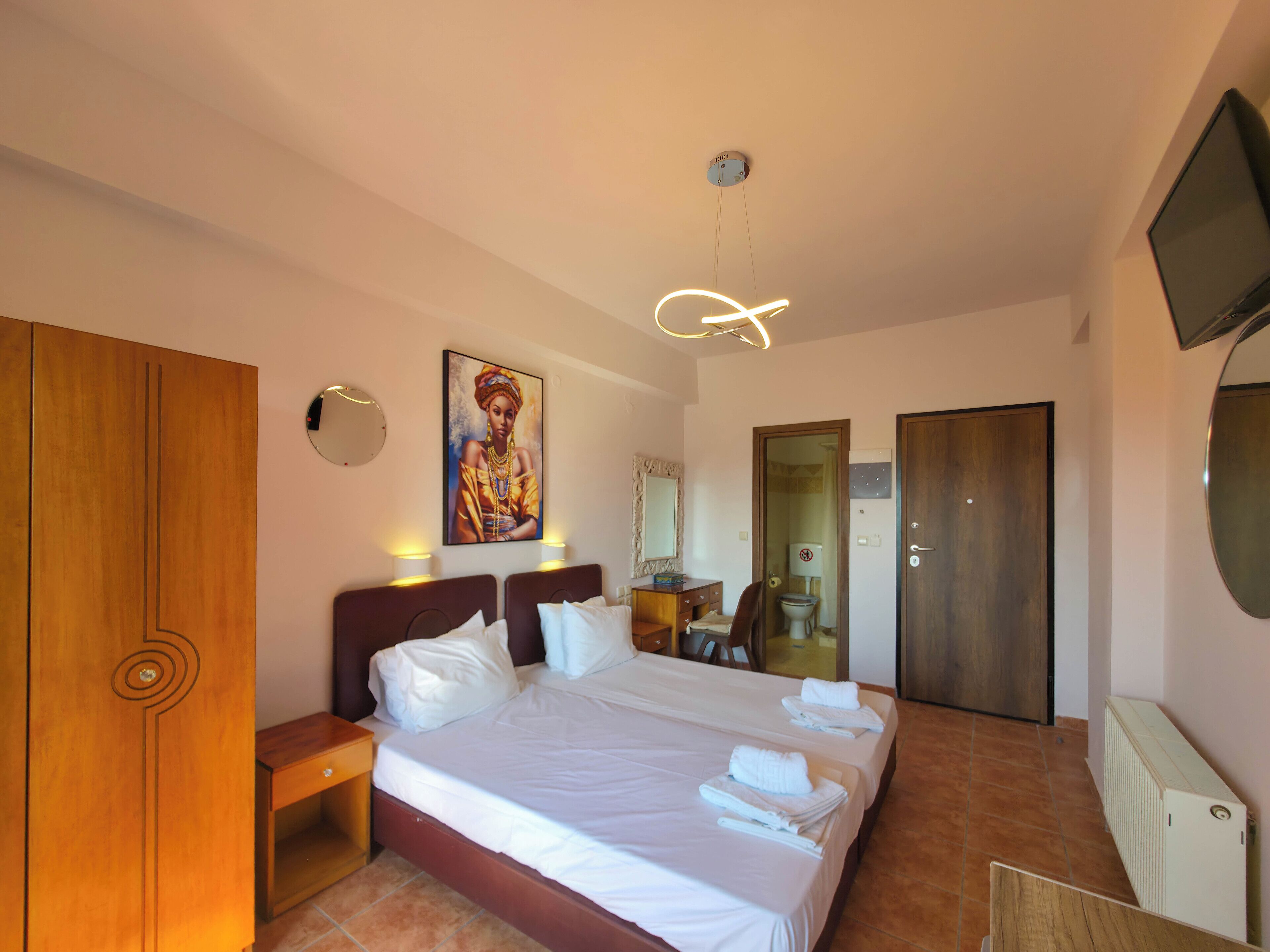 Ferros/tábuas de passar roupa, Wi-Fi, roupa de cama