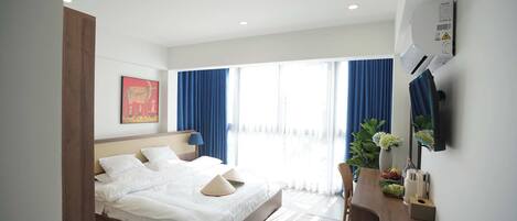 Iron/ironing board, internet, bed sheets