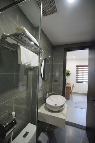 NGÕ-Full House-Cozy&Modern-Old Quarter-6 bedrooms