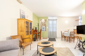 Interior - Renovated Apartment in the Heart of Pont-l’Abbé – River View, Close to the Ocean (Pont l'abbé)