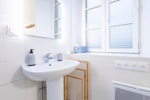 Doccia, asciugacapelli, asciugamani