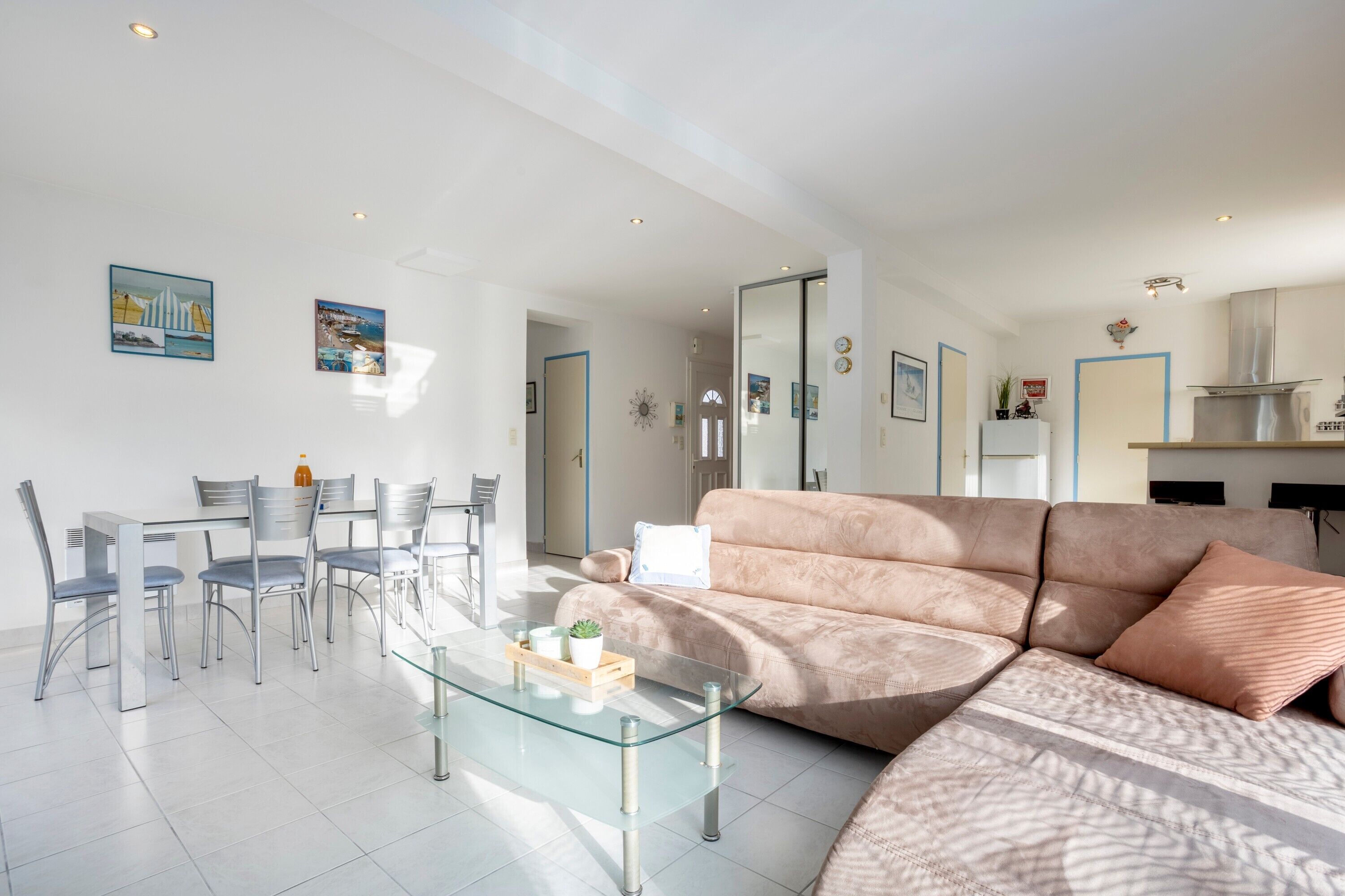 Télévision, table de tennis de table